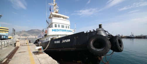 Nave Mar Ionio: indagato Luca Casarin per favoreggiamento all'immigrazione clandestina