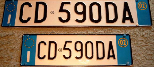 Targhe delle auto, in arrivo la portabilità tra vecchio e nuovo veicolo. Targhe delle auto, in arrivo la portabilità tra vecchio e nuovo veicolo.