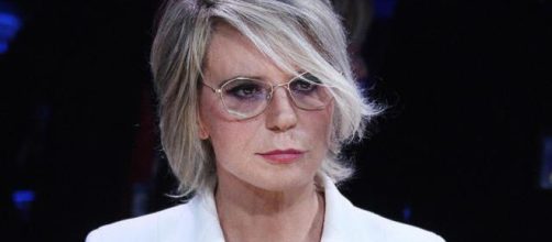 Maria de Filippi furiosa con il corteggiatore di U&D: lo caccia dallo studio