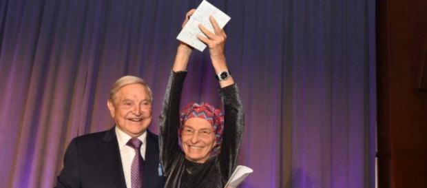 Il partito di Emma Bonino riceve soldi da George Soros Il partito di Emma Bonino riceve soldi da George Soros