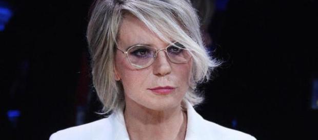 Maria de Filippi furiosa con il corteggiatore di U&D: lo caccia dallo studio Maria de Filippi furiosa con il corteggiatore di U&D: lo caccia dallo studio