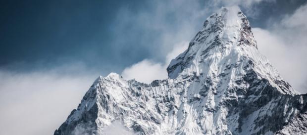 Monte Everest passa por processo de derretimento e corpos congelados aparecem. (Arquivo Blasting News) Monte Everest passa por processo de derretimento e corpos congelados aparecem. (Arquivo Blasting News)