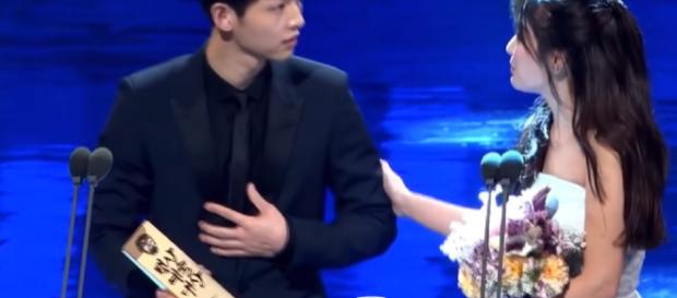 Song Joong Ki and Song Hye Kyo's divorce rumors came out again. (Image credit: Anna Col/YouTube screenshot) Song Joong Ki and Song Hye Kyo's divorce rumors came out again. (Image credit: Anna Col/YouTube screenshot)