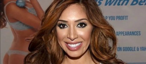 Reality star Farrah Abraham broke down when daughter forgot her colllege background. [Image Source: Bloodhound Show - YouTube]