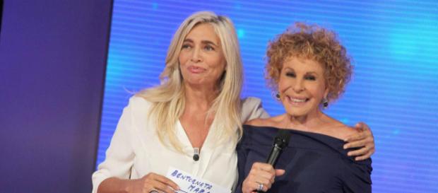 Mara Venier con Ornella Vanoni, la cantante è stata protagonista della puntata di oggi pomeriggio di Domenica In Mara Venier con Ornella Vanoni, la cantante è stata protagonista della puntata di oggi pomeriggio di Domenica In