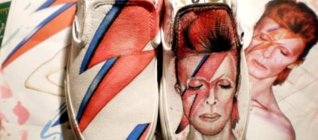 Vans Bowie, La linea de tenis inspirada en David Bowie - oktvlatino.com Vans Bowie, La linea de tenis inspirada en David Bowie - oktvlatino.com