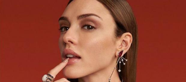 Atriz Isabelle Drummond interpreta a personagem Manuzita em 'Verão 90'. (Reprodução/Instagram/@yeuxpapillon) Atriz Isabelle Drummond interpreta a personagem Manuzita em 'Verão 90'. (Reprodução/Instagram/@yeuxpapillon)