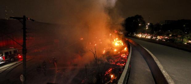 Fogo destruiu quase todos os barracos (Arquivo Blasting News) Fogo destruiu quase todos os barracos (Arquivo Blasting News)
