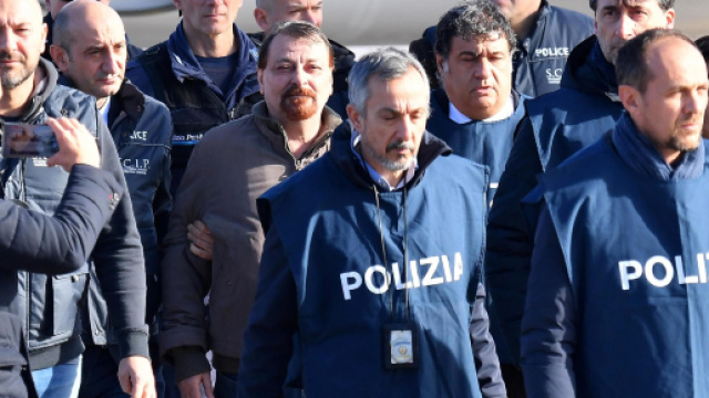 Cesare Battisti conferma gli omicidi di cui è accusato - today.it