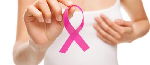 Foto em referência ao outubro rosa, mês voltado à prevenção do câncer de mama (Arquivo Blasting News)