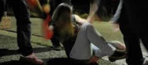 Catania, ragazza stuprata da 3 giovani Catania, ragazza stuprata da 3 giovani