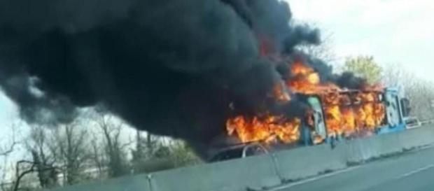 Jesolo, la minaccia di un richiedente asilo dopo la strage evitata a Milano sul bus: 'Non avete visto niente, ora viene il peggio' Jesolo, la minaccia di un richiedente asilo dopo la strage evitata a Milano sul bus: 'Non avete visto niente, ora viene il peggio'