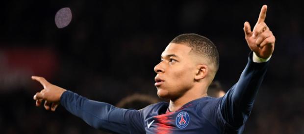 Mercato PSG : Mbappé pourrait toucher 20M€ par an au Real Madrid Mercato PSG : Mbappé pourrait toucher 20M€ par an au Real Madrid