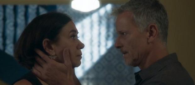 Sampaio e Valentina se aproximam. (Reprodução/Rede Globo) Sampaio e Valentina se aproximam. (Reprodução/Rede Globo)