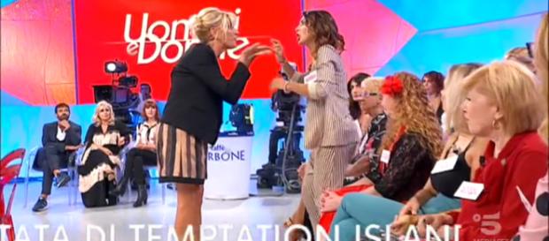 Uomini e Donne, nuovo scontro al Trono Over Uomini e Donne, nuovo scontro al Trono Over