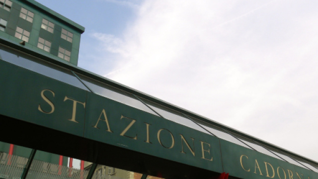 Milano, controllore fa scendere dal treno disabile: 'Ce n'&egrave; gi&agrave; uno, due sono troppi'