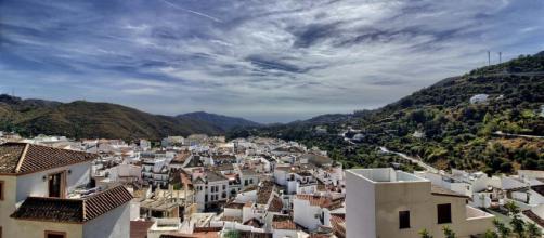 Ojen is a quaint and beautiful white village in Andalucia, Spain. [Image Pixabay]