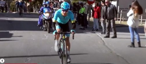 Miguel Angel Lopez all'attacco nella tappa di La Molina