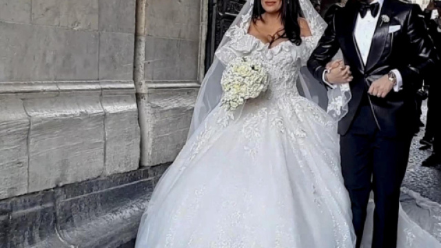 Napoli, uno sfarzo eccessivo per un matrimonio.