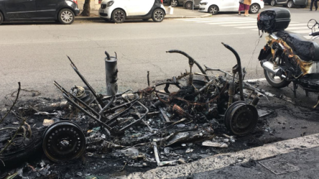 Scooter incendiati a Napoli in questi giorni