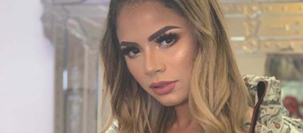 Cantora Lexa se preparando para festa de Anitta (Reprodução/Instagram/@lexa) Cantora Lexa se preparando para festa de Anitta (Reprodução/Instagram/@lexa)