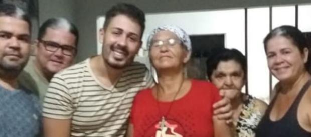 Carlinhos Maia e mãe biológica. (Reprodução/Instagram/@carlinhosmaiaof) Carlinhos Maia e mãe biológica. (Reprodução/Instagram/@carlinhosmaiaof)