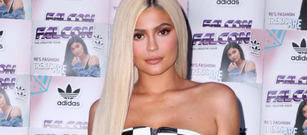 Kylie Jenner mariée ? Ce détail qui veut tout dire - Voici - voici.fr Kylie Jenner mariée ? Ce détail qui veut tout dire - Voici - voici.fr