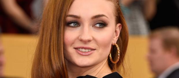 Sophie Turner revela que es bixesual Sophie Turner revela que es bixesual