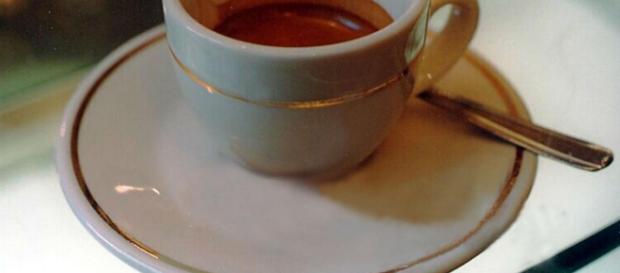 Usa, mette Lsd nel caffè dei colleghi. Usa, mette Lsd nel caffè dei colleghi.