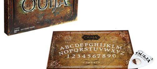 Hasbro commercializza la tavola Ouija per i bambini.