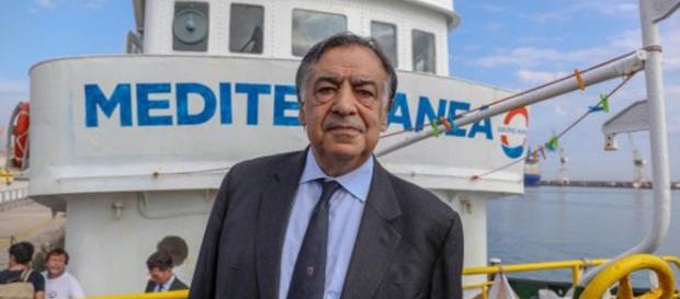 La nave Mare Jonio e Leoluca Orlando Cascio, sindaco di Palermo. La nave Mare Jonio e Leoluca Orlando Cascio, sindaco di Palermo.