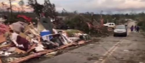 Tornado damage in Lee County, Alabama: raw video. [Image source/News19 WLTX YouTube video]