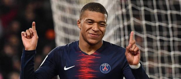 Mercato PSG : 'une lutte infernale' Real - Barça pour Mbappé Mercato PSG : 'une lutte infernale' Real - Barça pour Mbappé