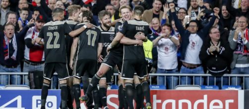 Real Madrid-Ajax 1-4: la gioia dei giocatori olandesi dopo la grande impresa del Bernabeu