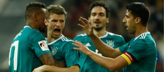 DFB-Hammer! Bundestrainer Löw sortiert Mats Hummels, Jerome ... - goal.com DFB-Hammer! Bundestrainer Löw sortiert Mats Hummels, Jerome ... - goal.com