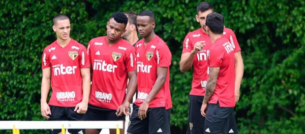 São Paulo vence o Bragantino e tenta afastar crise. (Foto: Divulgação/SPFC) São Paulo vence o Bragantino e tenta afastar crise. (Foto: Divulgação/SPFC)