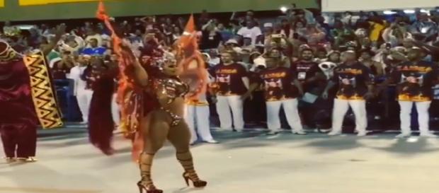 Vivi desfila sob aplausos na Sapucaí (Reprodução/Instagram) Vivi desfila sob aplausos na Sapucaí (Reprodução/Instagram)
