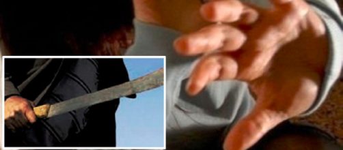 Sorprende un uomo in casa a stuprare la moglie incinta e lo uccide a colpi di machete - Internapoli