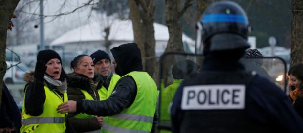 Gilets jaunes : l'usages excessif de la force et violences inquiète l'ONU Gilets jaunes : l'usages excessif de la force et violences inquiète l'ONU