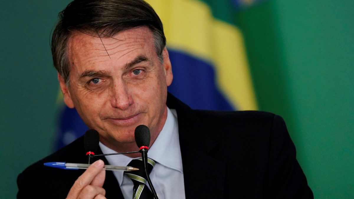 Bolsonaro posta vídeo pornográfico gravado em bloco de Carnaval em São Paulo