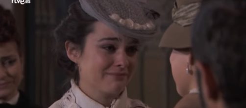 Una Vita, trame: Maria Luisa e Victor lasciano Acacias 38 per trasferirsi a Parigi