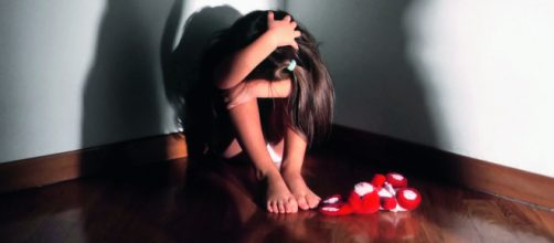Palermo, picchiata e abusata dal padre perché omosessuale: avrebbe tentato il suicidio