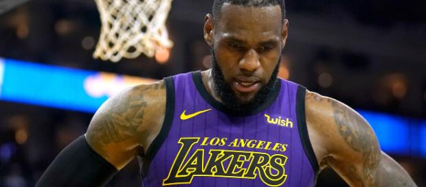 LeBron James dèpasse Jordan mais perd encore LeBron James dèpasse Jordan mais perd encore