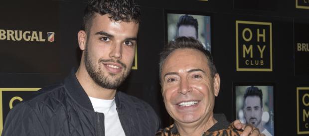Maestro Joao y Pol Badía felicitan San Valentín con un posado muy ... - paulaglam.es Maestro Joao y Pol Badía felicitan San Valentín con un posado muy ... - paulaglam.es