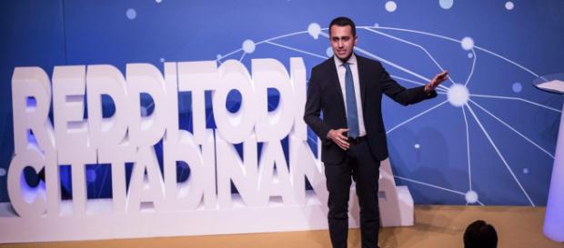 Parte la convention M5S per presentare il reddito di cittadinanza Parte la convention M5S per presentare il reddito di cittadinanza