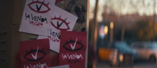 El logo de "La Venda" en el videoclip. / YouTube