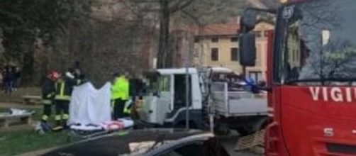 Vicenza, camion in fuga da posto di blocco investe un passeggino.
