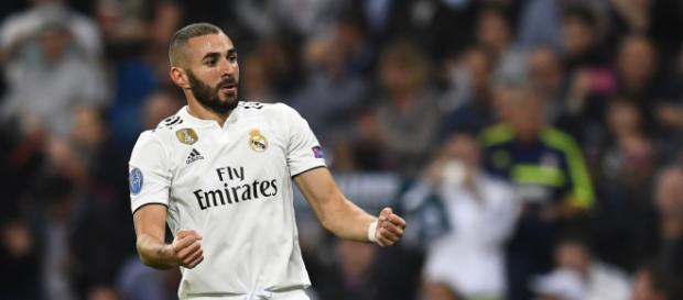 Karim Benzema est devenu le français le plus capé dans la coupe aux grandes oreilles. Karim Benzema est devenu le français le plus capé dans la coupe aux grandes oreilles.