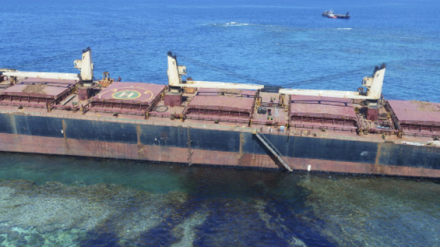 Grounded Ship Leaks 80 Tons of Oil Near Pacific UNESCO Site | Time - time.com