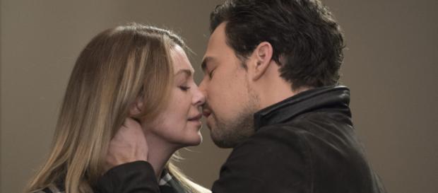 Ellen Pompeo - Giacomo Gianniotti Fonte: Google Ellen Pompeo - Giacomo Gianniotti Fonte: Google